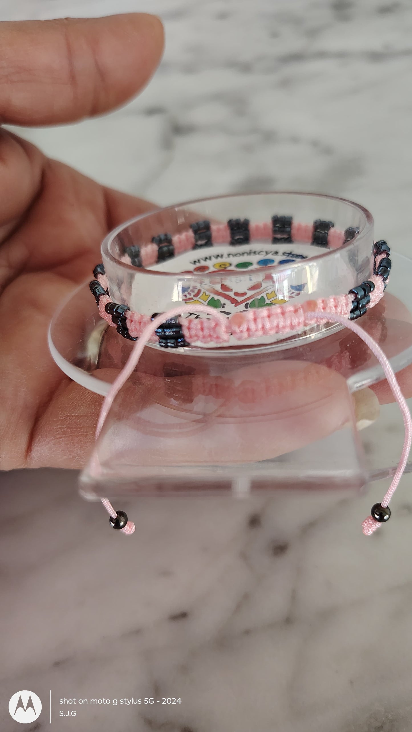 Brazalete echo en casa 6.5 in