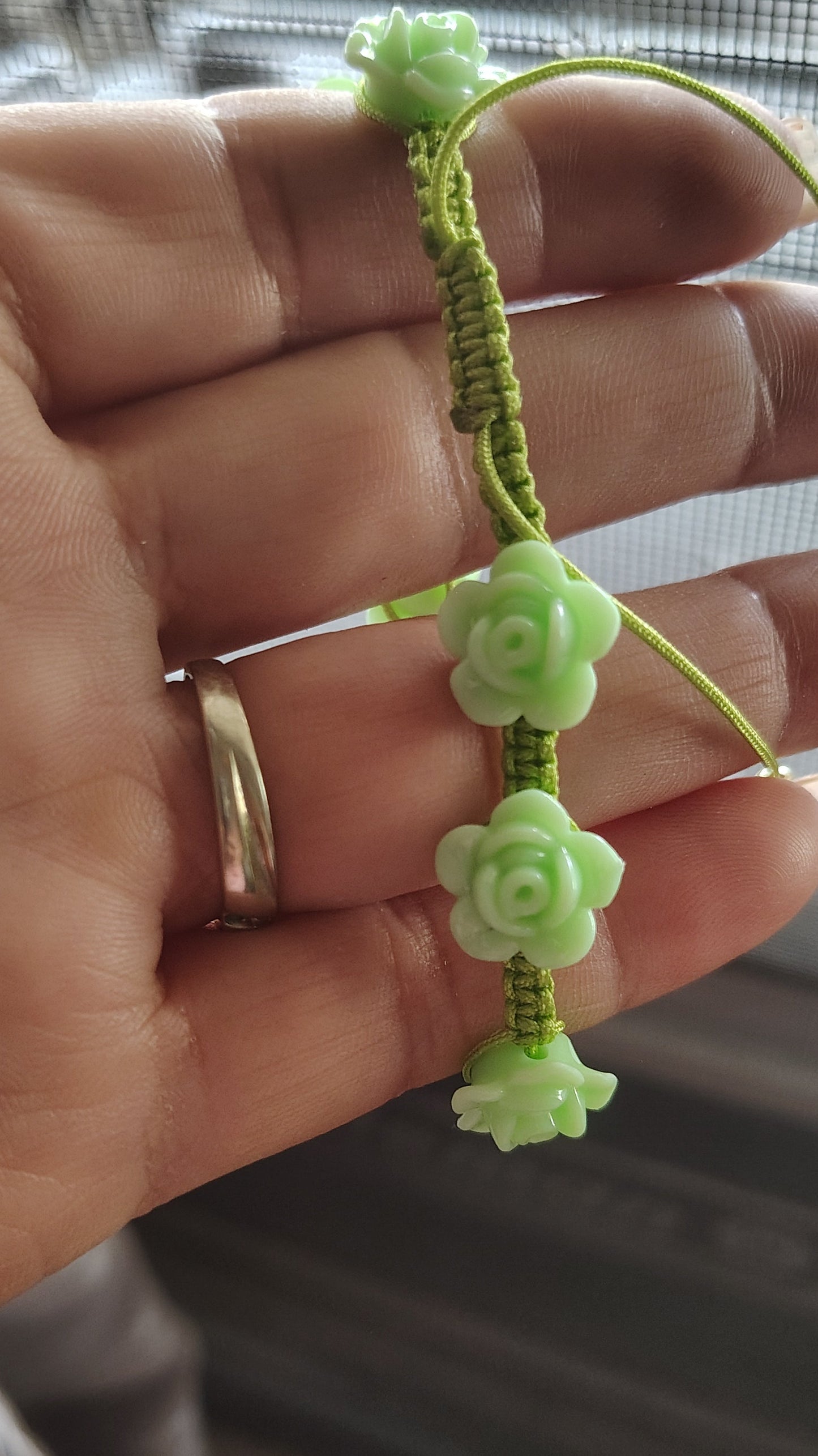 Brazalete que te hace lucir jovial y alegre ..