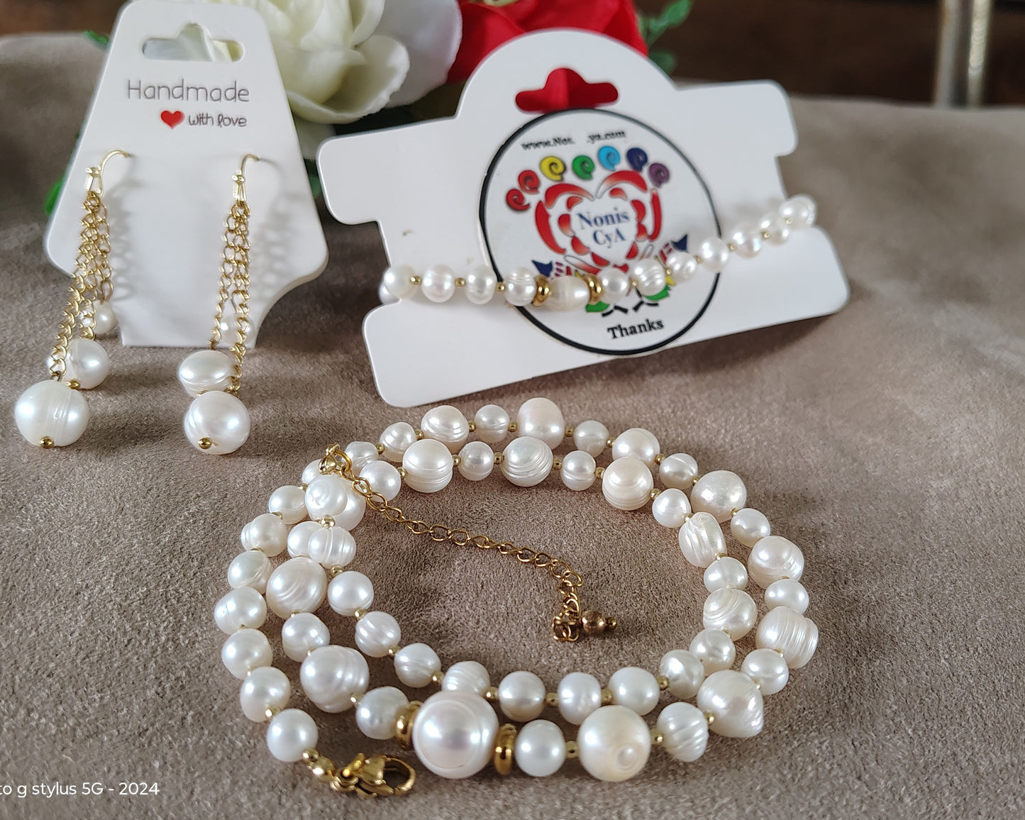 Brazalete, aretes y collar, perlas y stainless steel, hipoalergénico.