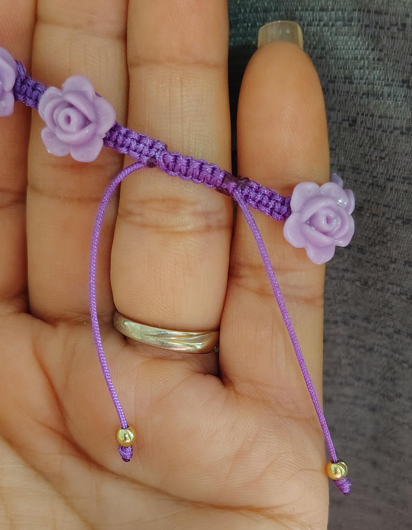 Color lila, bello brazalete