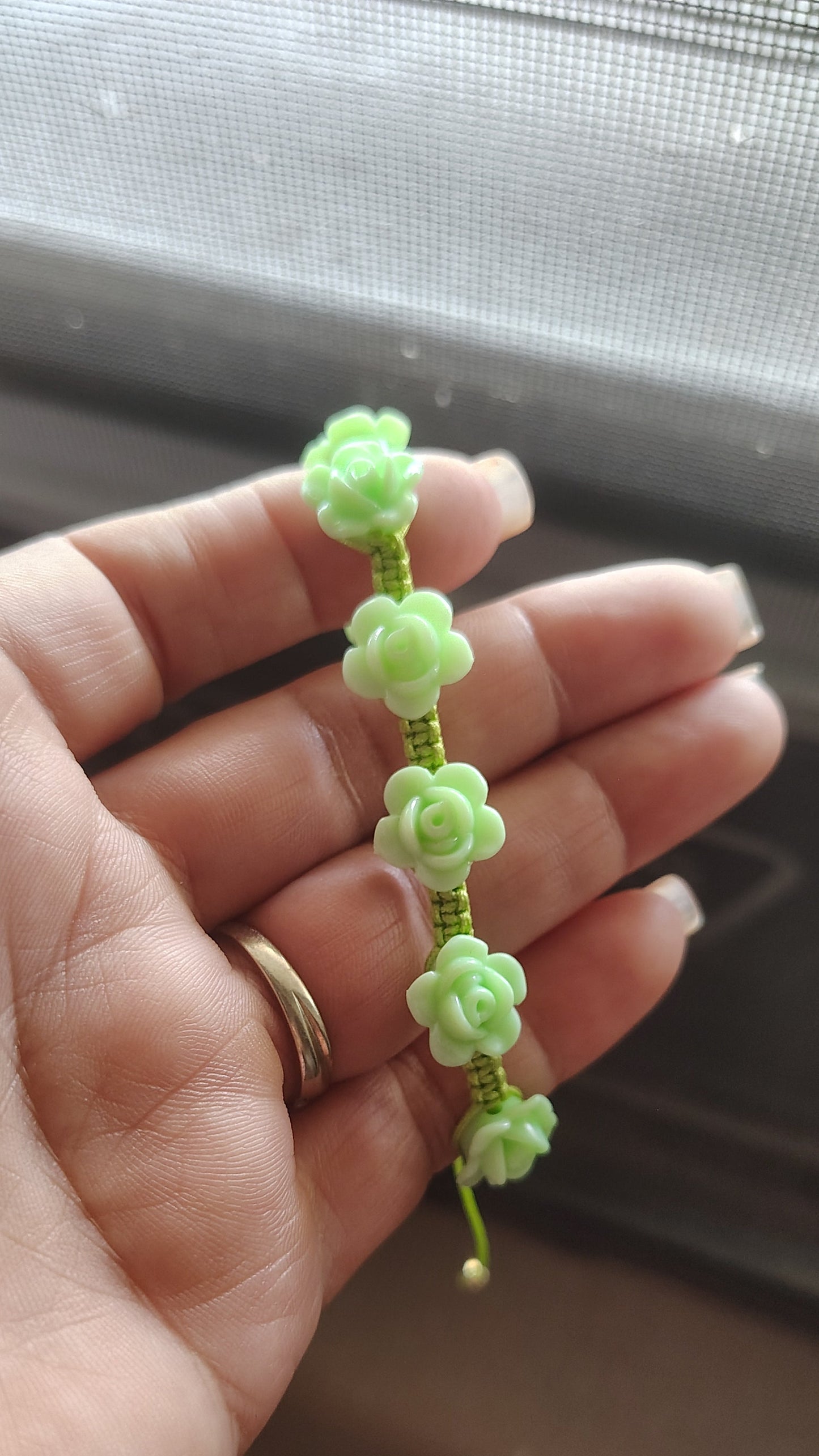 Brazalete que te hace lucir jovial y alegre ..