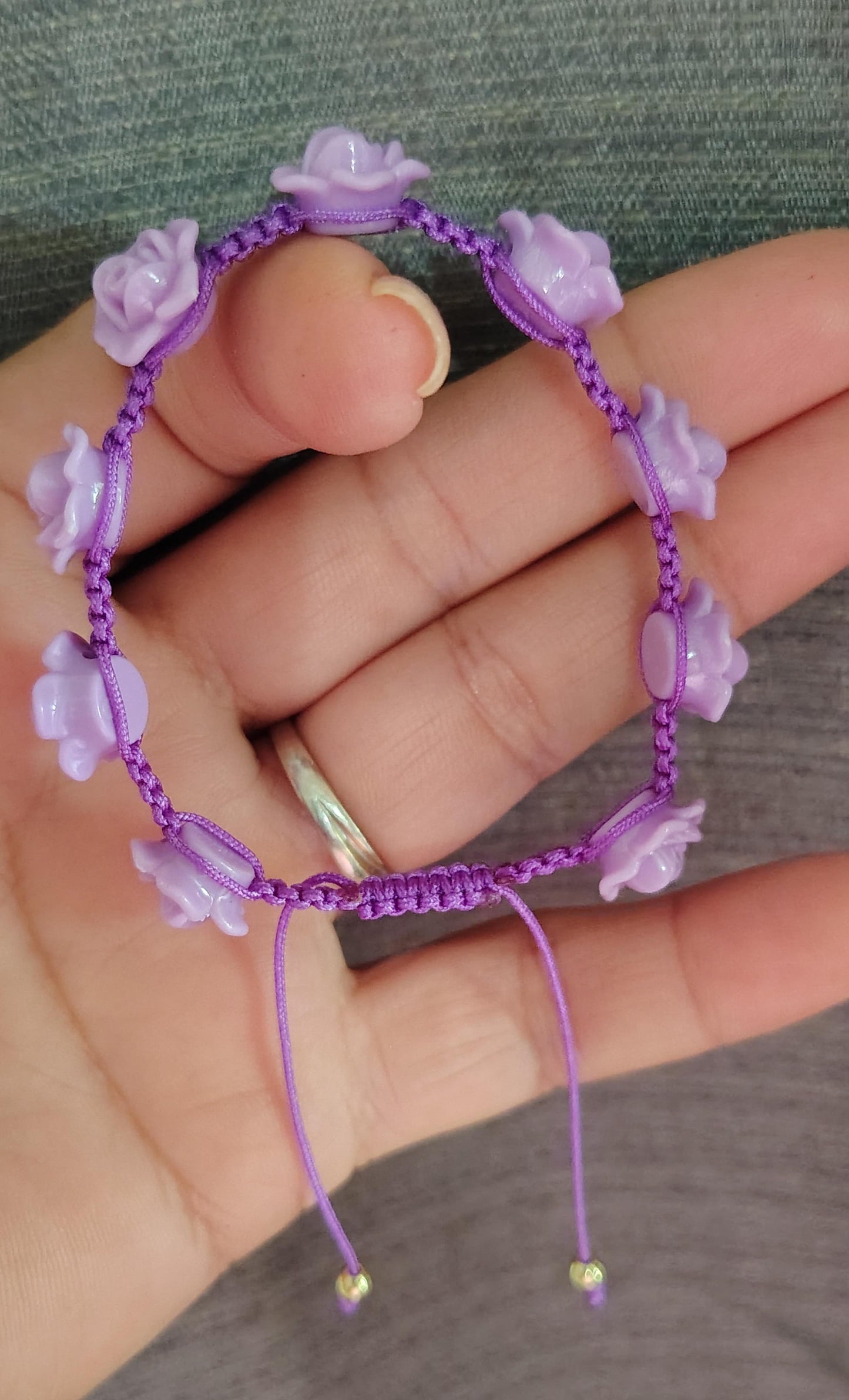 Color lila, bello brazalete