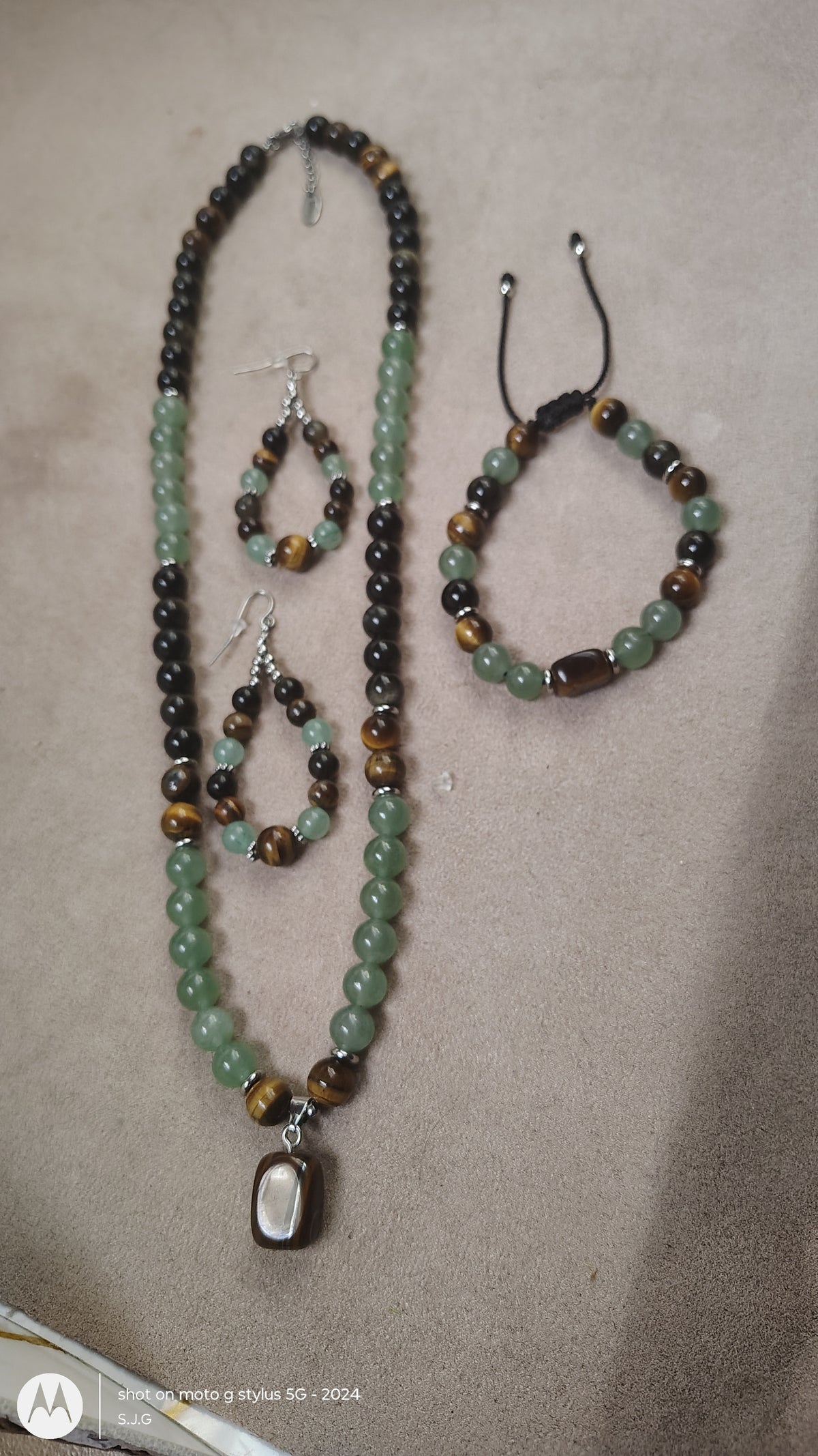 Conjunto, aretes collar y brazalete