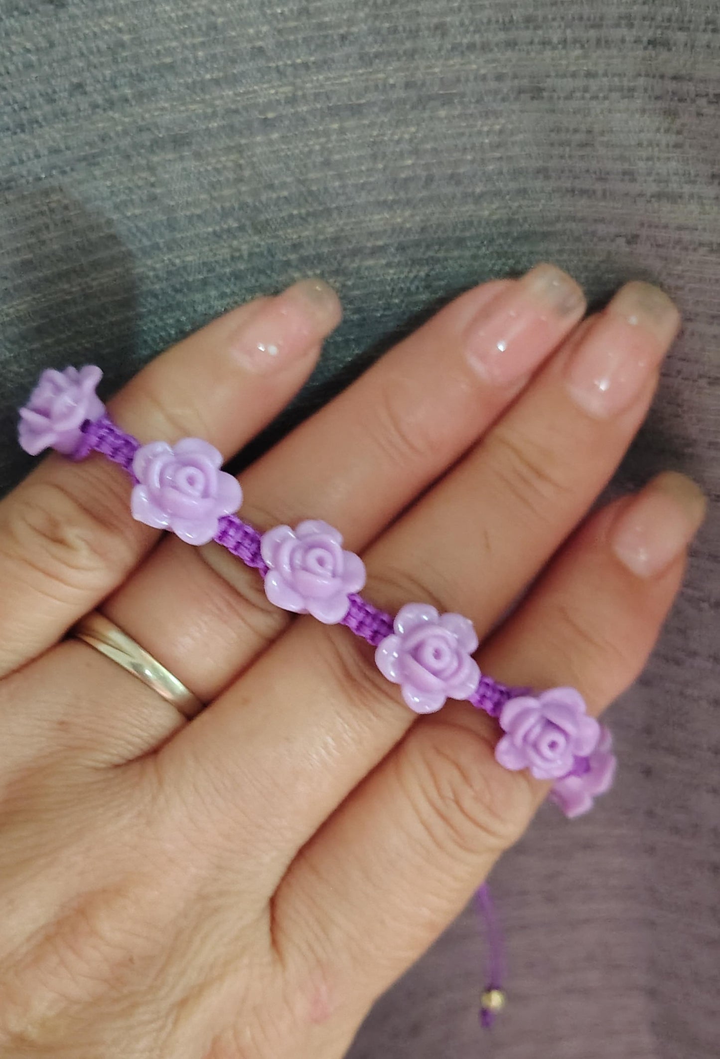 Color lila, bello brazalete