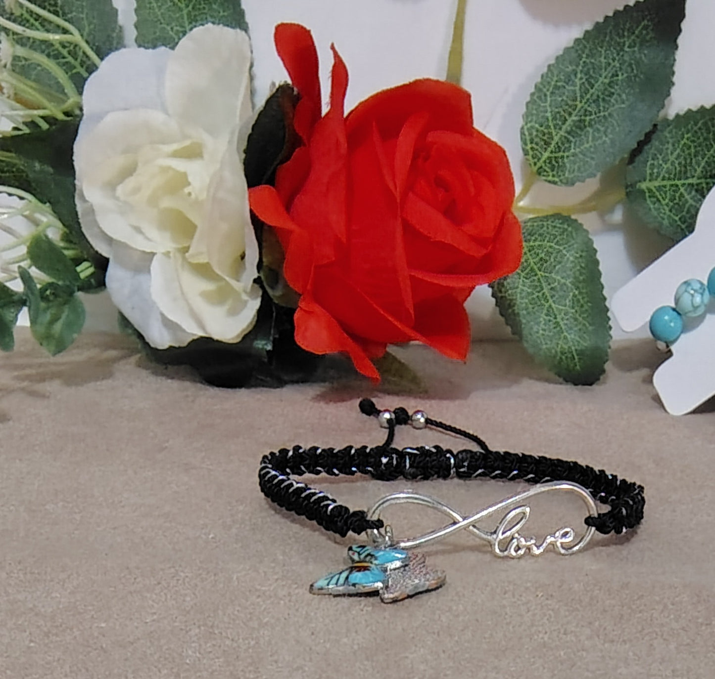 Infinity, brazalete ajustable sencillo y hermoso.