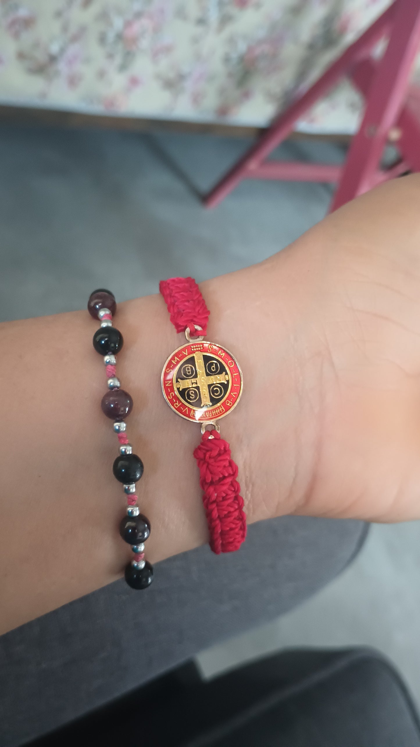Saint Benedict, San Benito, Red brazalete and Earrings.